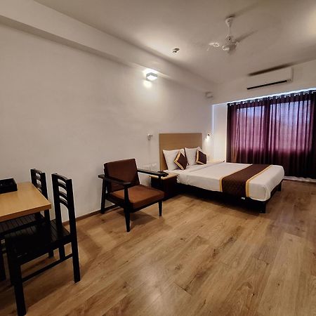 Hotel B R Regency Thiruvananthapuram Ngoại thất bức ảnh