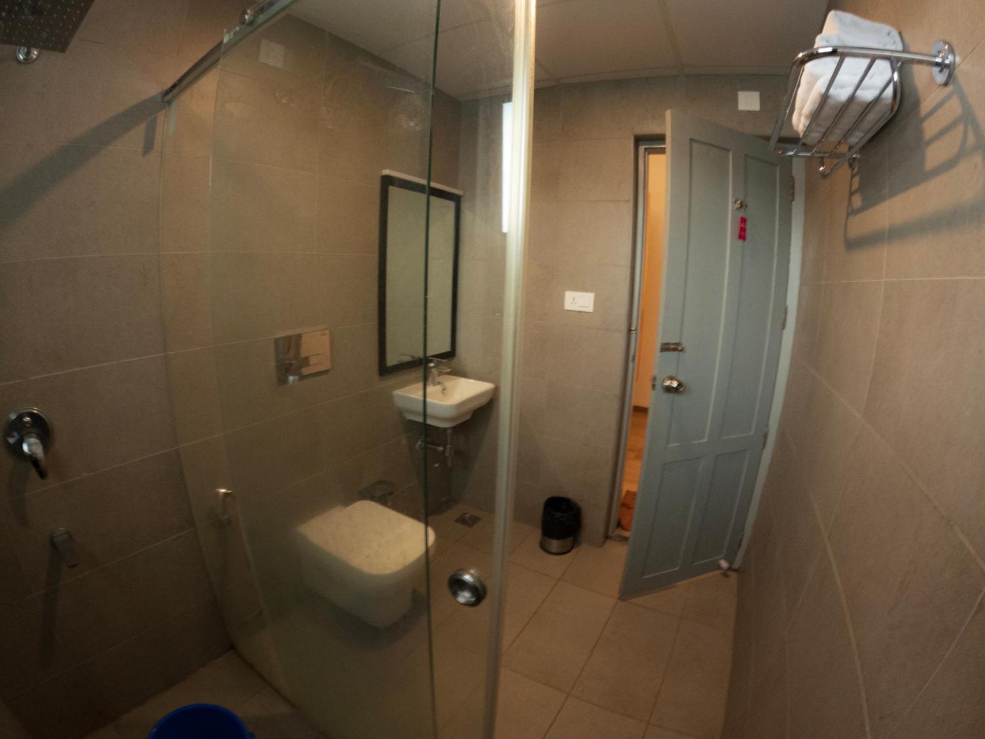 Hotel B R Regency Thiruvananthapuram Ngoại thất bức ảnh