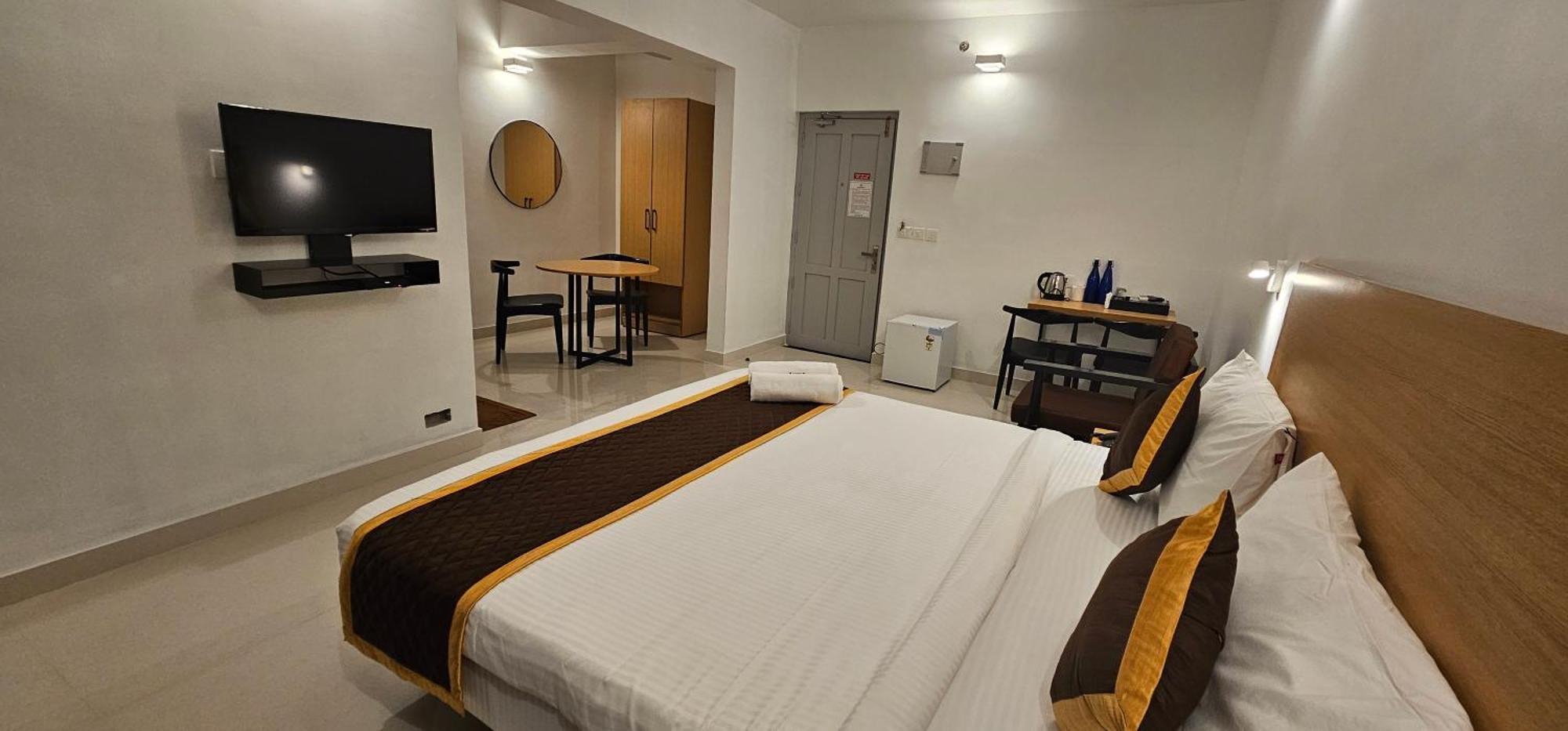 Hotel B R Regency Thiruvananthapuram Ngoại thất bức ảnh